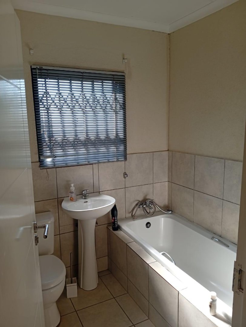 To Let 2 Bedroom Property for Rent in The Orchards Gauteng