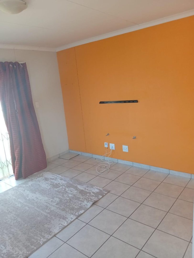 To Let 2 Bedroom Property for Rent in The Orchards Gauteng