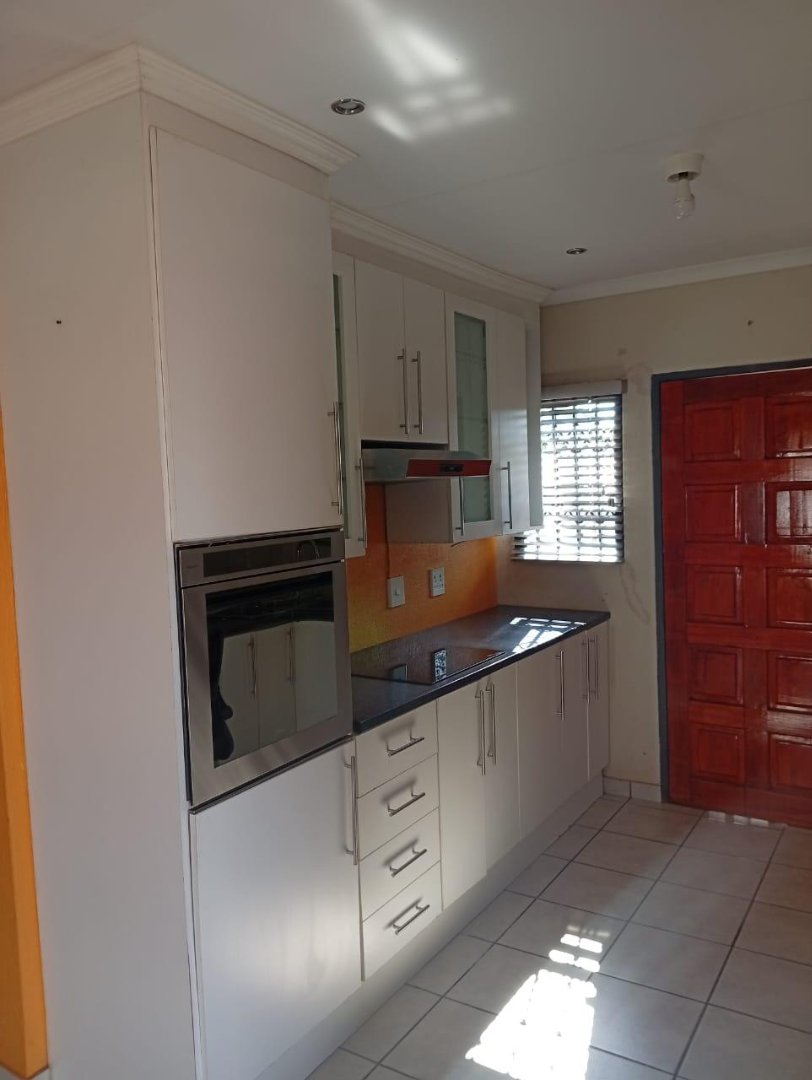 To Let 2 Bedroom Property for Rent in The Orchards Gauteng