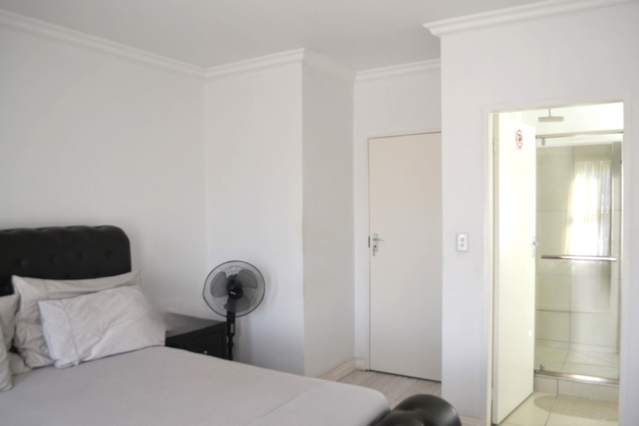 To Let 3 Bedroom Property for Rent in Bryanston Gauteng