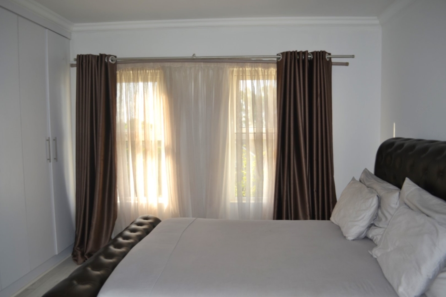 To Let 3 Bedroom Property for Rent in Bryanston Gauteng