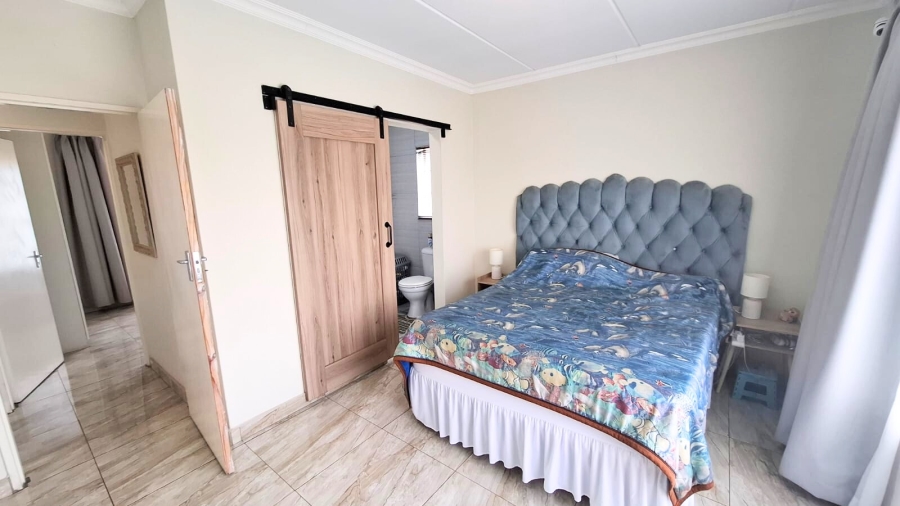 2 Bedroom Property for Sale in Noordwyk Gauteng