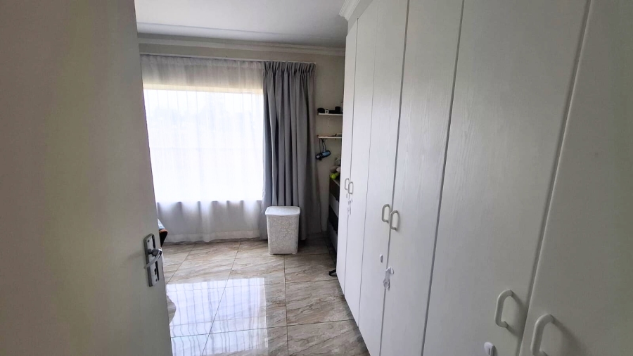 2 Bedroom Property for Sale in Noordwyk Gauteng