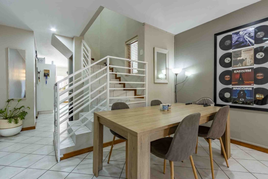 2 Bedroom Property for Sale in Buurendal Gauteng