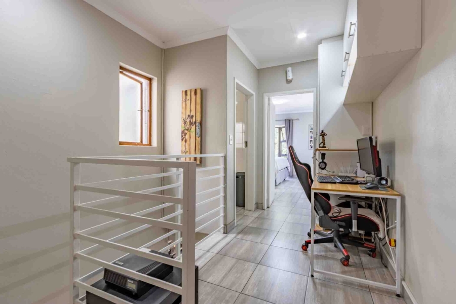 2 Bedroom Property for Sale in Buurendal Gauteng