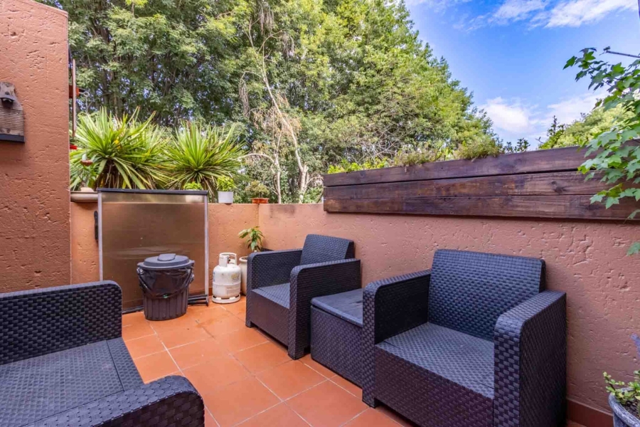 2 Bedroom Property for Sale in Buurendal Gauteng