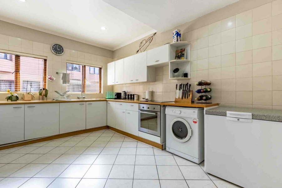 2 Bedroom Property for Sale in Buurendal Gauteng