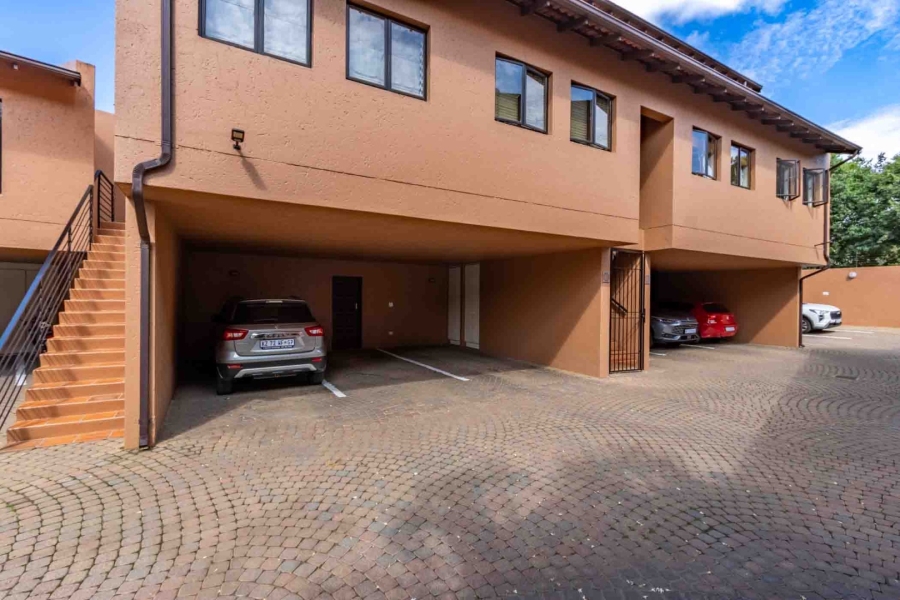 2 Bedroom Property for Sale in Buurendal Gauteng