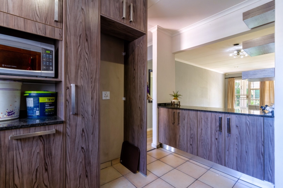 To Let 3 Bedroom Property for Rent in Northwold Gardens Gauteng