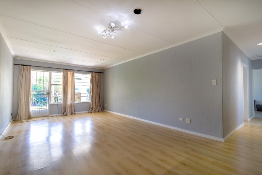 To Let 3 Bedroom Property for Rent in Northwold Gardens Gauteng