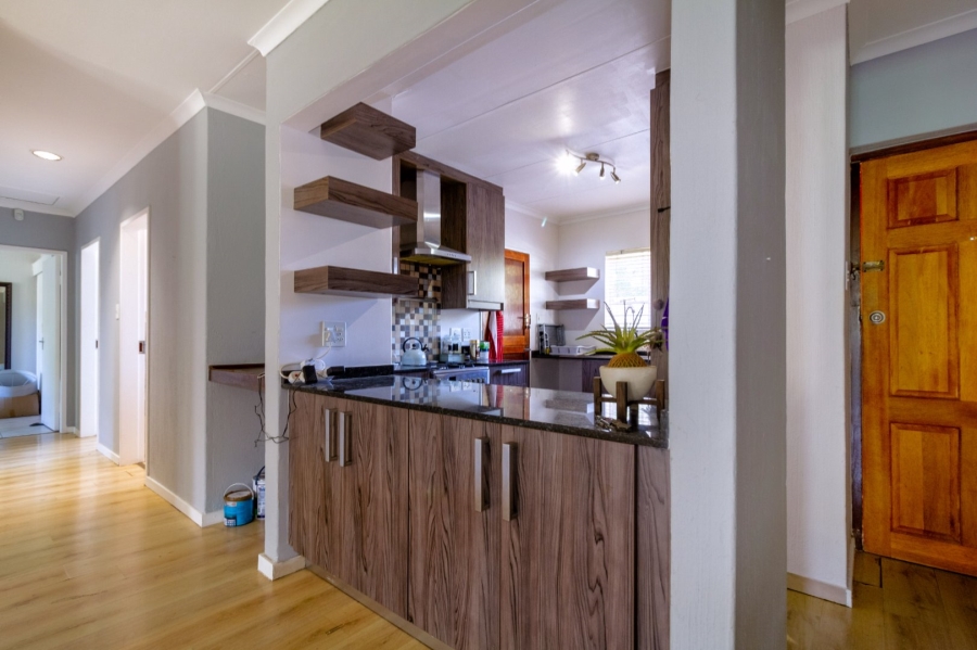 To Let 3 Bedroom Property for Rent in Northwold Gardens Gauteng