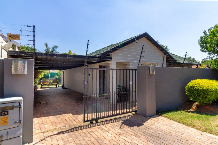 To Let 3 Bedroom Property for Rent in Northwold Gardens Gauteng