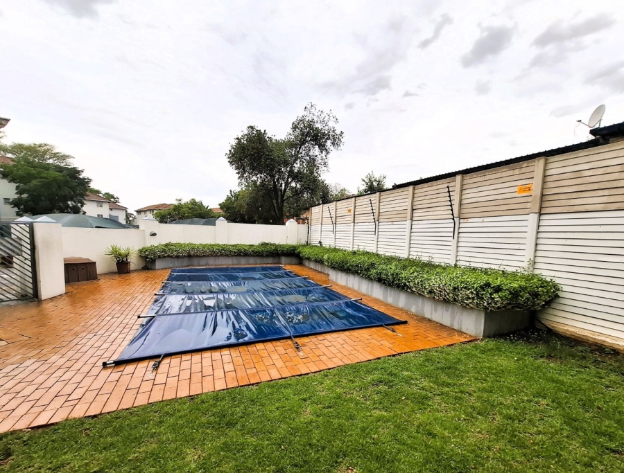 To Let 2 Bedroom Property for Rent in Groenkloof Gauteng