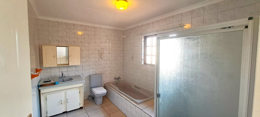 To Let 2 Bedroom Property for Rent in Buccleuch Gauteng