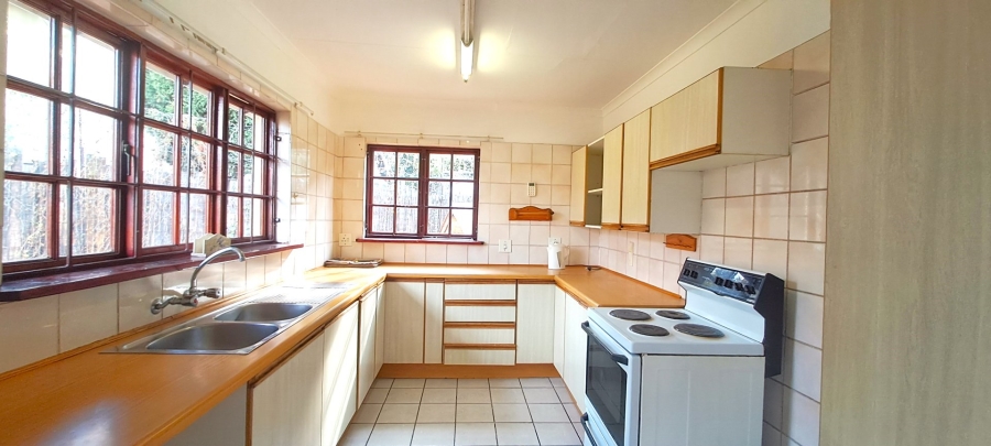 To Let 2 Bedroom Property for Rent in Buccleuch Gauteng