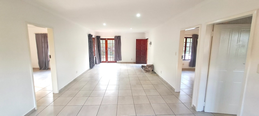 To Let 2 Bedroom Property for Rent in Buccleuch Gauteng