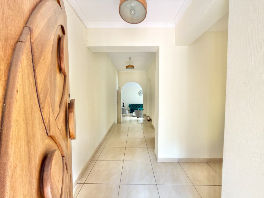 To Let 5 Bedroom Property for Rent in Ridgeway Gauteng