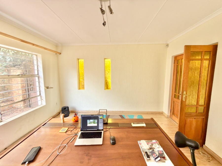 To Let 5 Bedroom Property for Rent in Ridgeway Gauteng