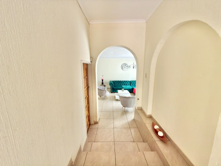 To Let 5 Bedroom Property for Rent in Ridgeway Gauteng