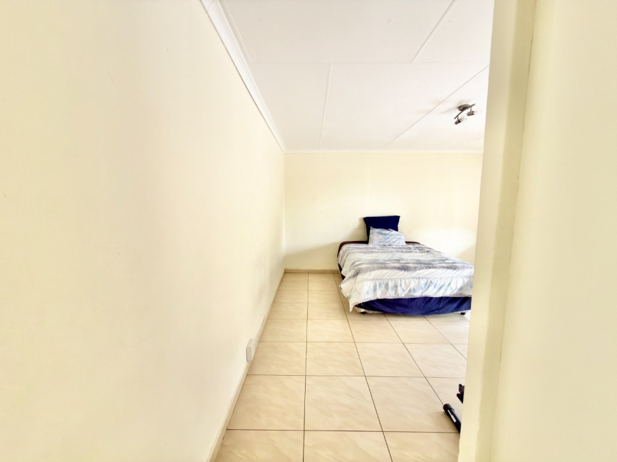 To Let 5 Bedroom Property for Rent in Ridgeway Gauteng