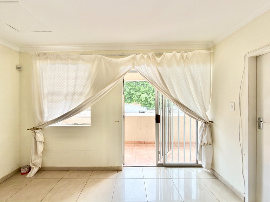 To Let 5 Bedroom Property for Rent in Ridgeway Gauteng