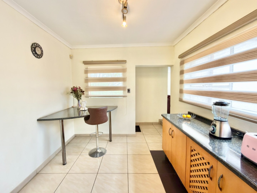 To Let 5 Bedroom Property for Rent in Ridgeway Gauteng