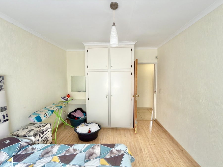 To Let 5 Bedroom Property for Rent in Ridgeway Gauteng