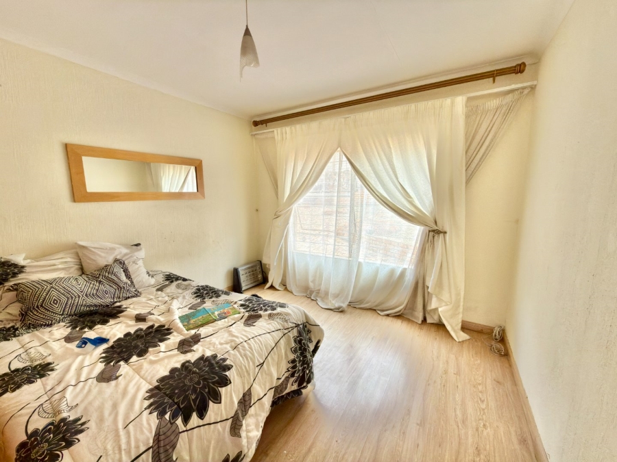 To Let 5 Bedroom Property for Rent in Ridgeway Gauteng