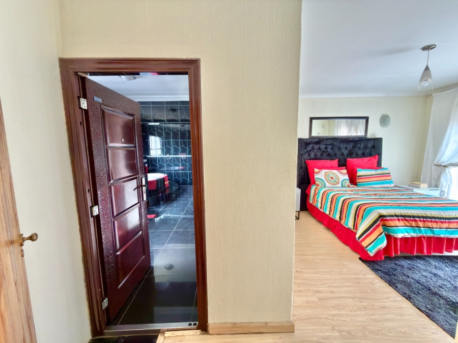 To Let 5 Bedroom Property for Rent in Ridgeway Gauteng