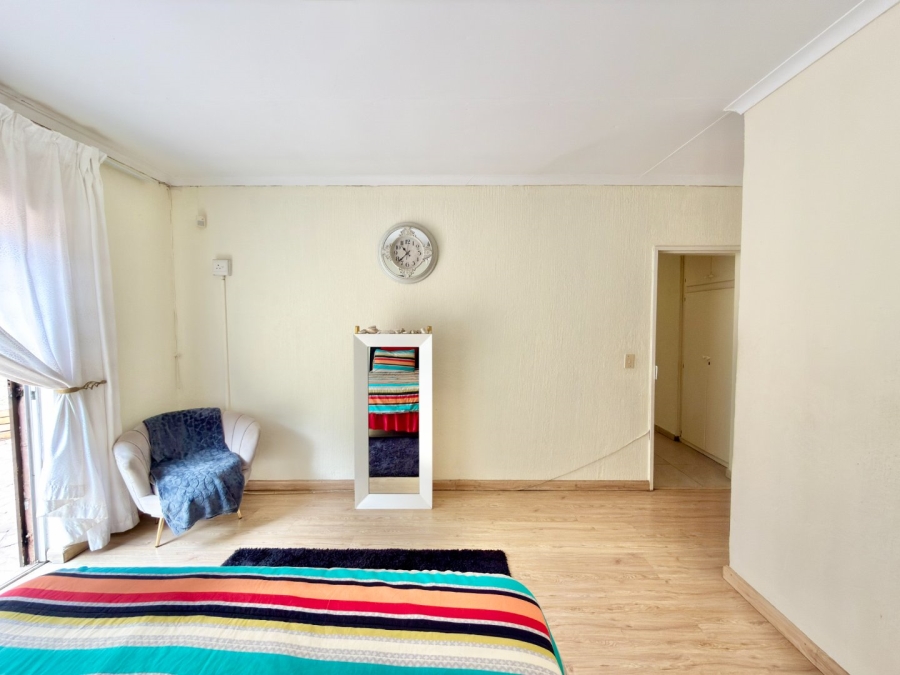 To Let 5 Bedroom Property for Rent in Ridgeway Gauteng