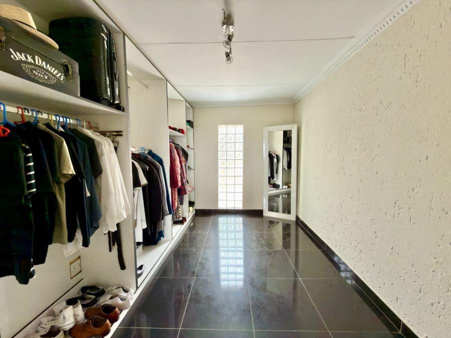 To Let 5 Bedroom Property for Rent in Ridgeway Gauteng