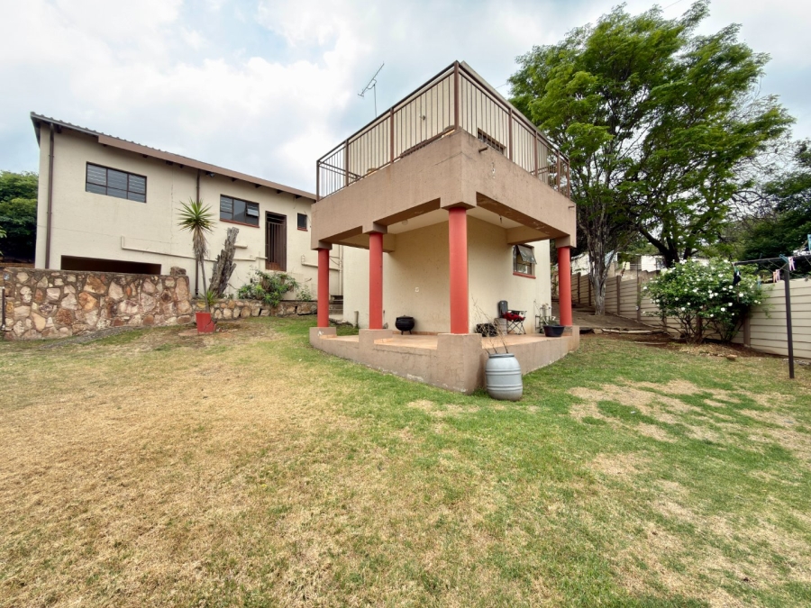 To Let 5 Bedroom Property for Rent in Ridgeway Gauteng