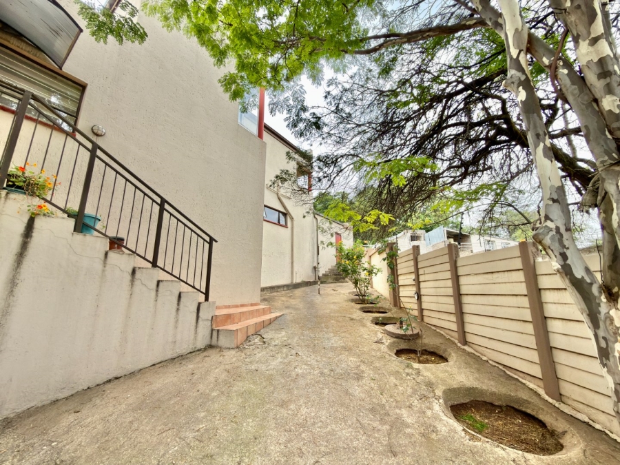 To Let 5 Bedroom Property for Rent in Ridgeway Gauteng