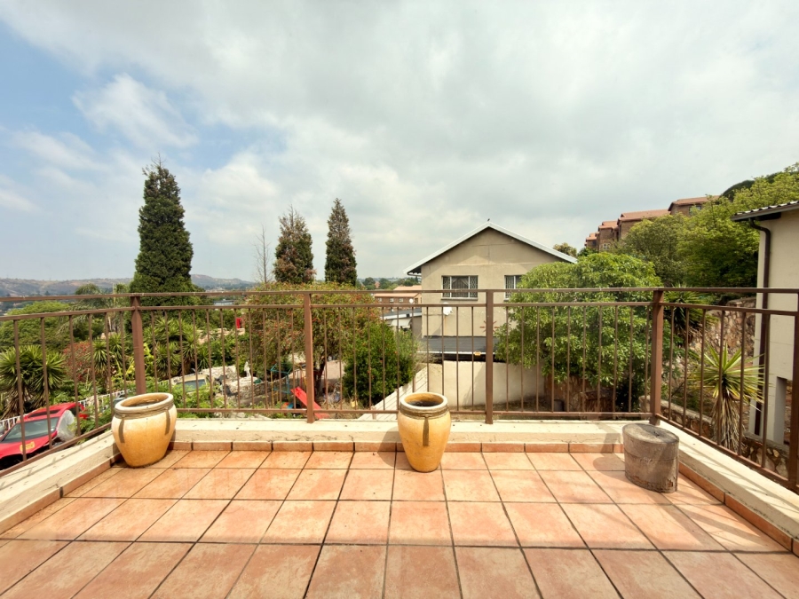 To Let 5 Bedroom Property for Rent in Ridgeway Gauteng