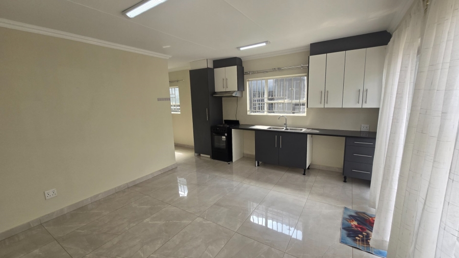To Let 2 Bedroom Property for Rent in Glen Austin Gauteng