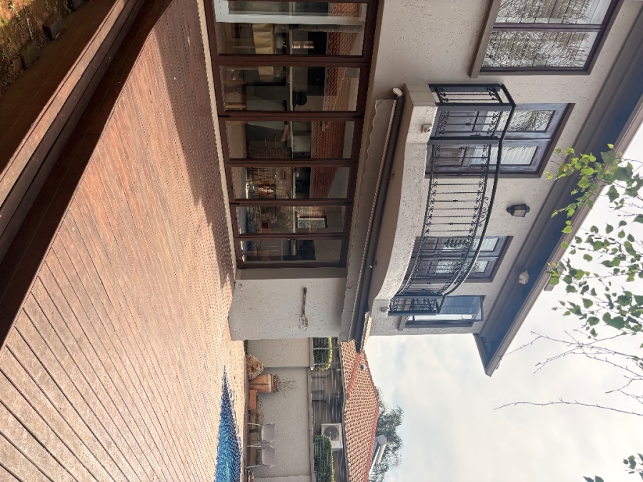 To Let 4 Bedroom Property for Rent in Lakefield Gauteng