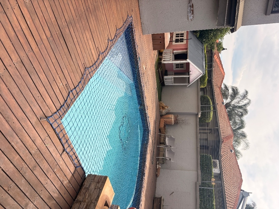 To Let 4 Bedroom Property for Rent in Lakefield Gauteng