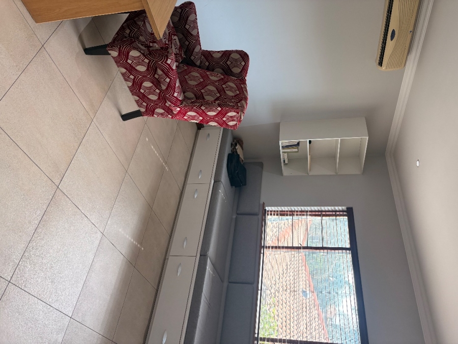 To Let 4 Bedroom Property for Rent in Lakefield Gauteng