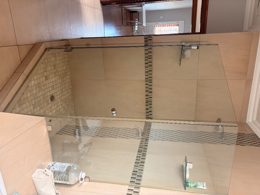 To Let 4 Bedroom Property for Rent in Lakefield Gauteng