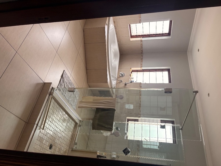 To Let 4 Bedroom Property for Rent in Lakefield Gauteng