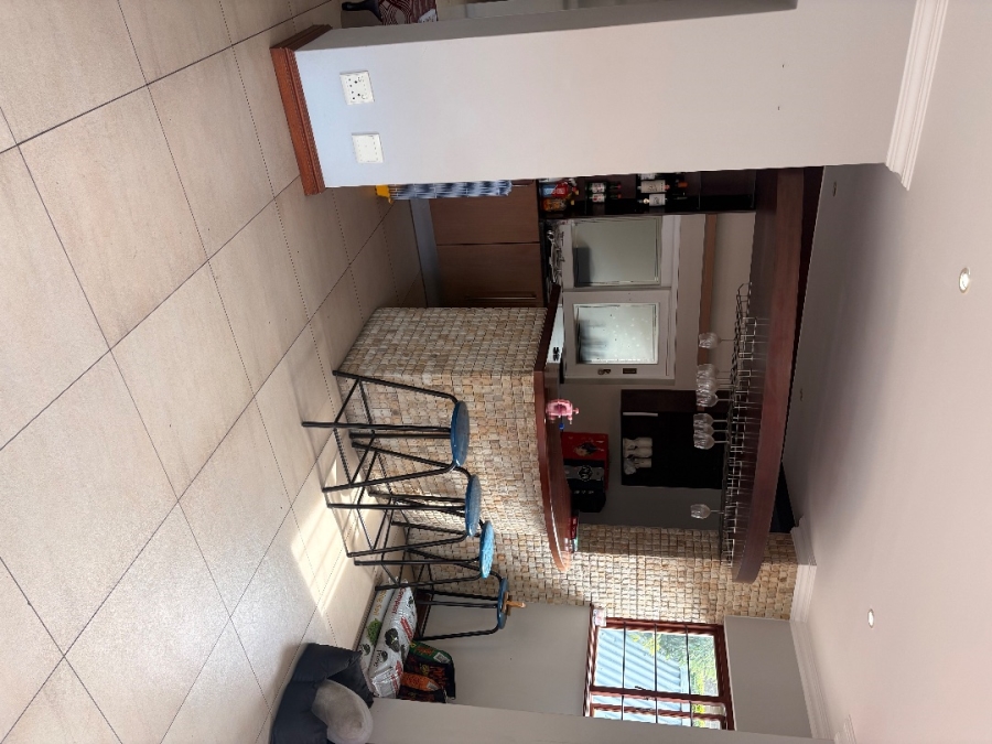 To Let 4 Bedroom Property for Rent in Lakefield Gauteng