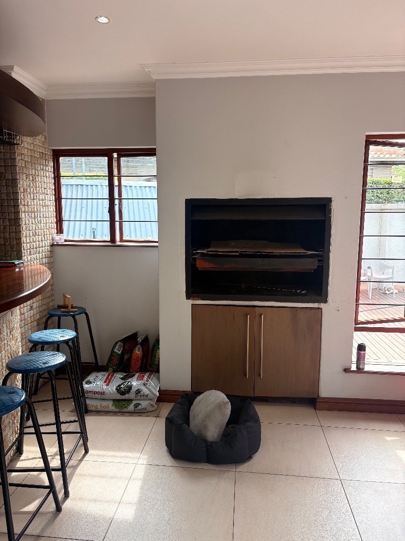 To Let 4 Bedroom Property for Rent in Lakefield Gauteng