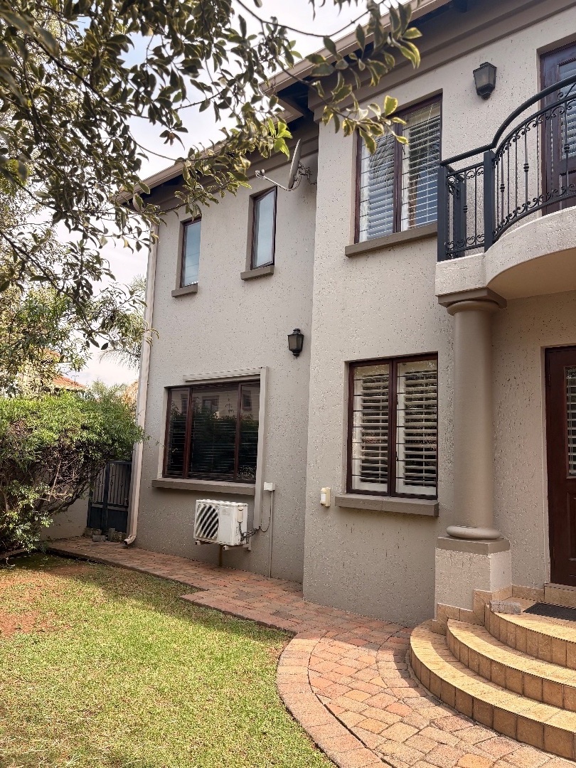 To Let 4 Bedroom Property for Rent in Lakefield Gauteng