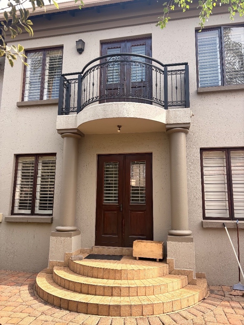 To Let 4 Bedroom Property for Rent in Lakefield Gauteng