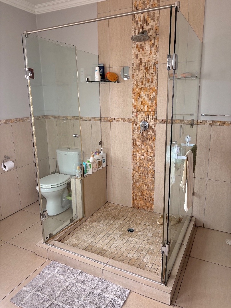 To Let 4 Bedroom Property for Rent in Lakefield Gauteng