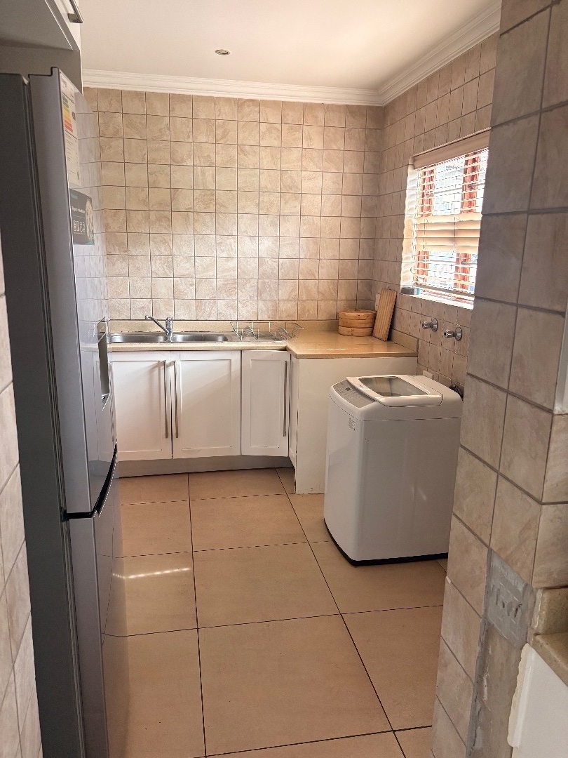 To Let 4 Bedroom Property for Rent in Lakefield Gauteng