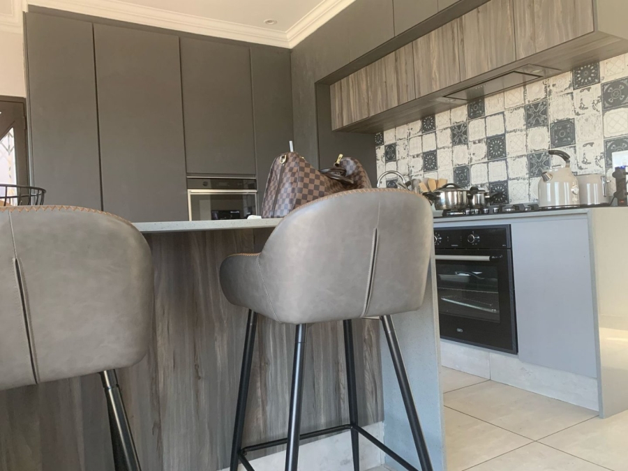 3 Bedroom Property for Sale in Helderwyk Gauteng