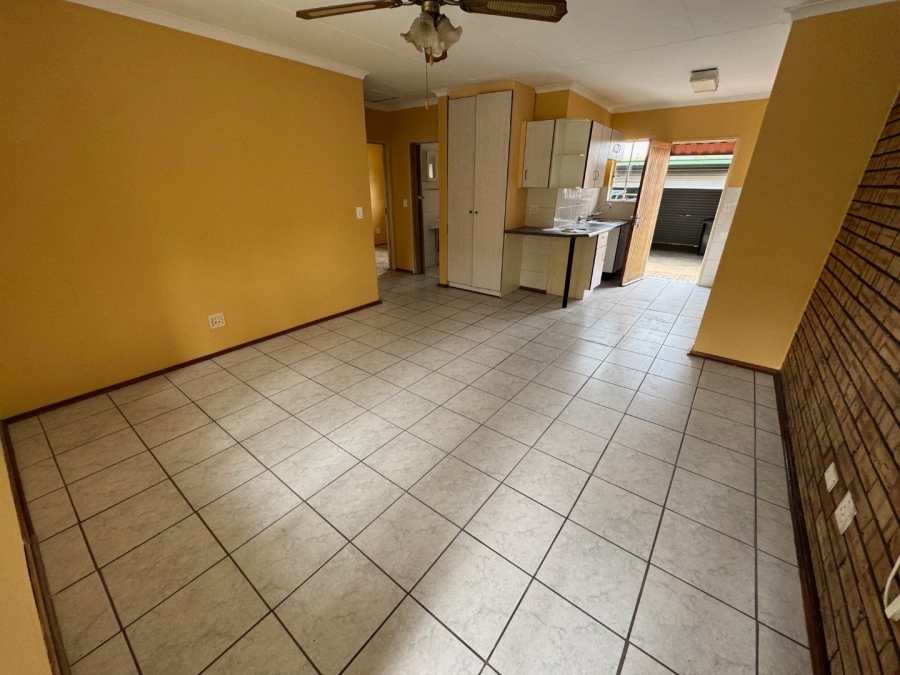 2 Bedroom Property for Sale in Glen Marais Gauteng