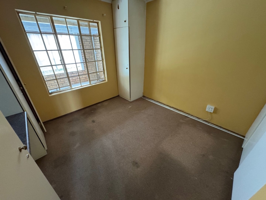 2 Bedroom Property for Sale in Glen Marais Gauteng