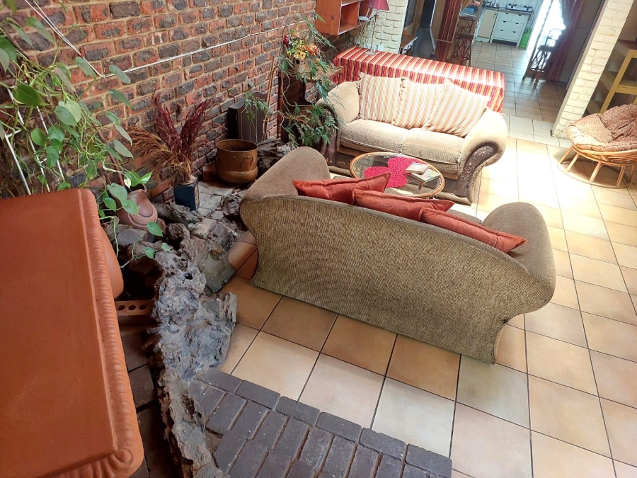11 Bedroom Property for Sale in Clubview Gauteng